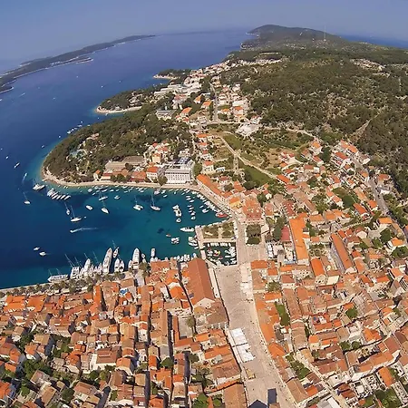 Awesome In Hvar With Swimming Pool アパート フヴァル
