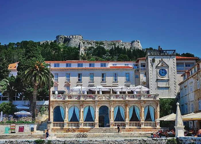 아파트 Awesome In Hvar With Swimming Pool 흐바르