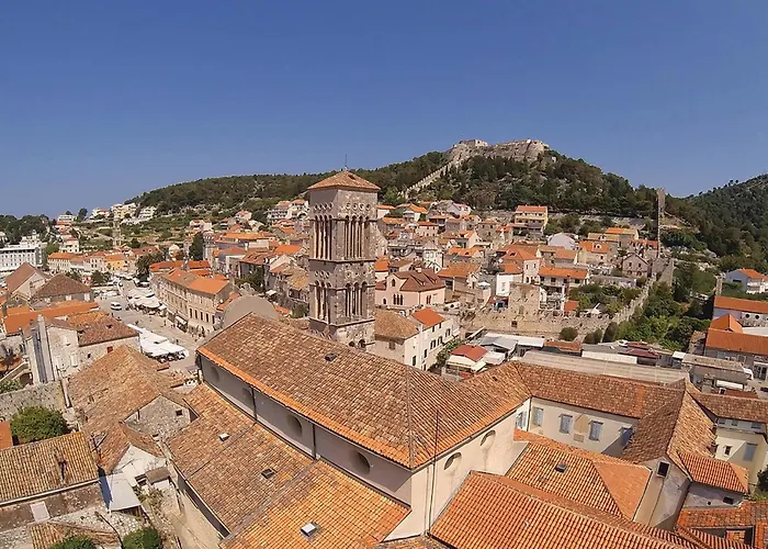 Awesome In Hvar With Swimming Pool 흐바르