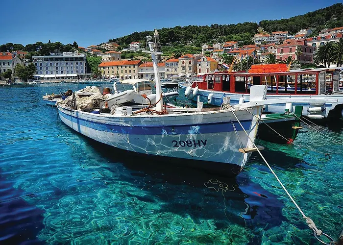 아파트 Awesome In Hvar With Swimming Pool 흐바르